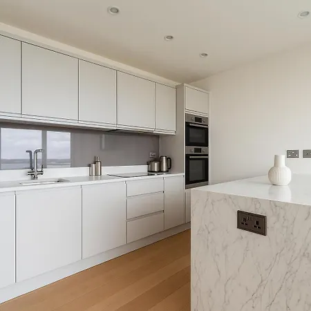 Modern Apartment In Colindale Edgware Exterior photo