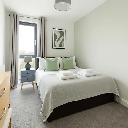 Modern Apartment In Colindale Edgware Exterior photo