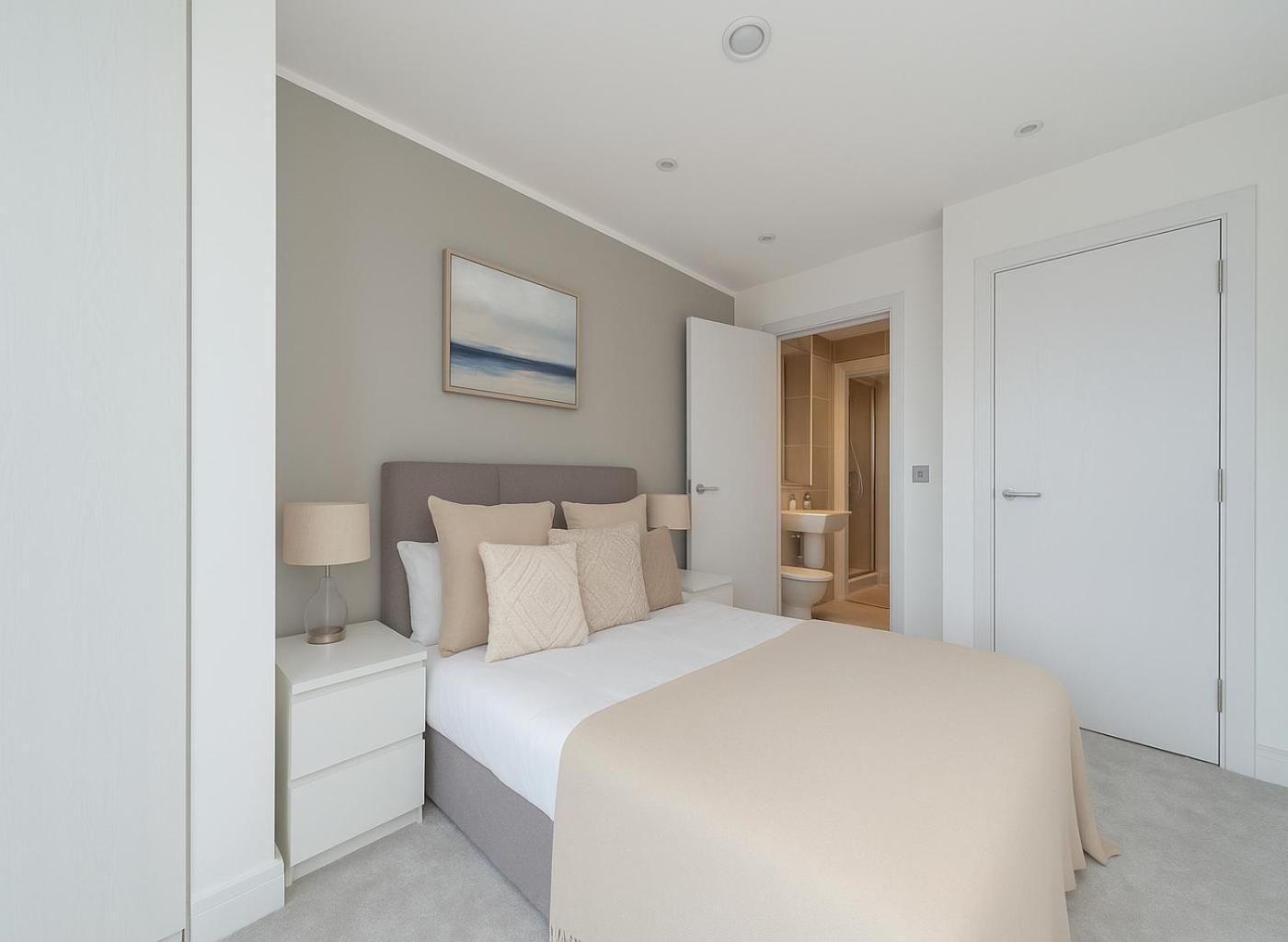 Modern In Colindale * Edgware