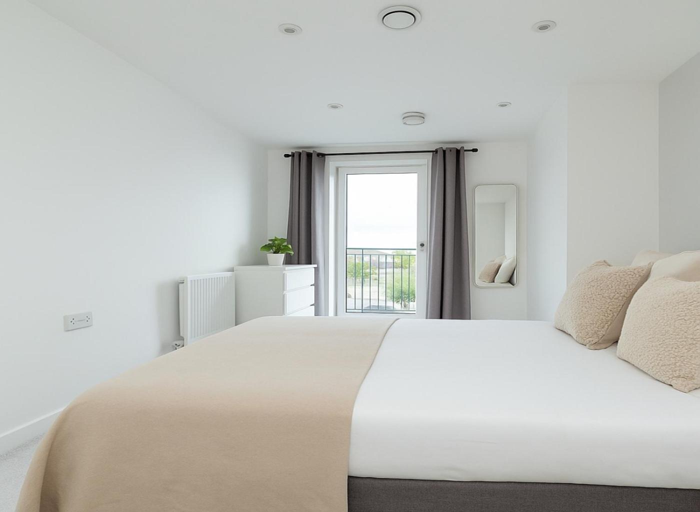 Modern In Colindale Апартаменты *